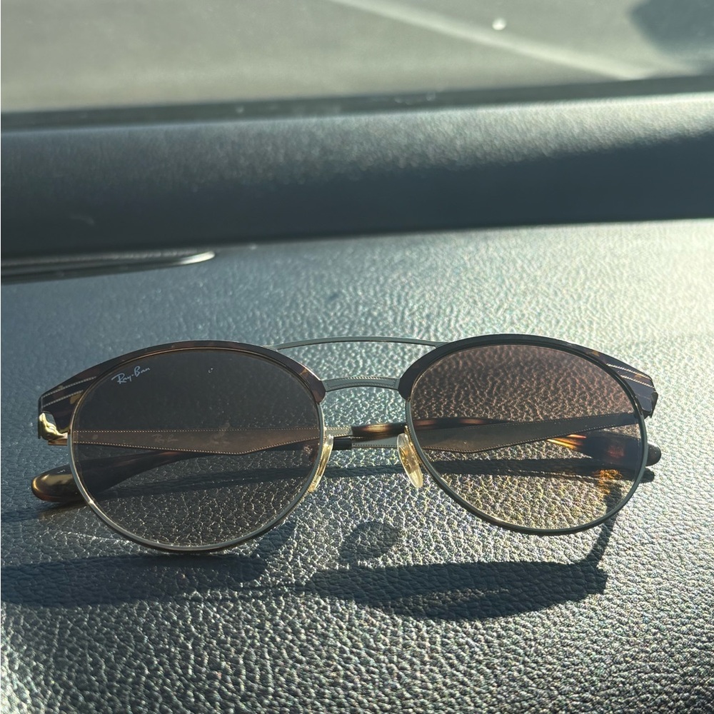 Ray-Ban Classic Sunglasses with Brown Lenses Cateye